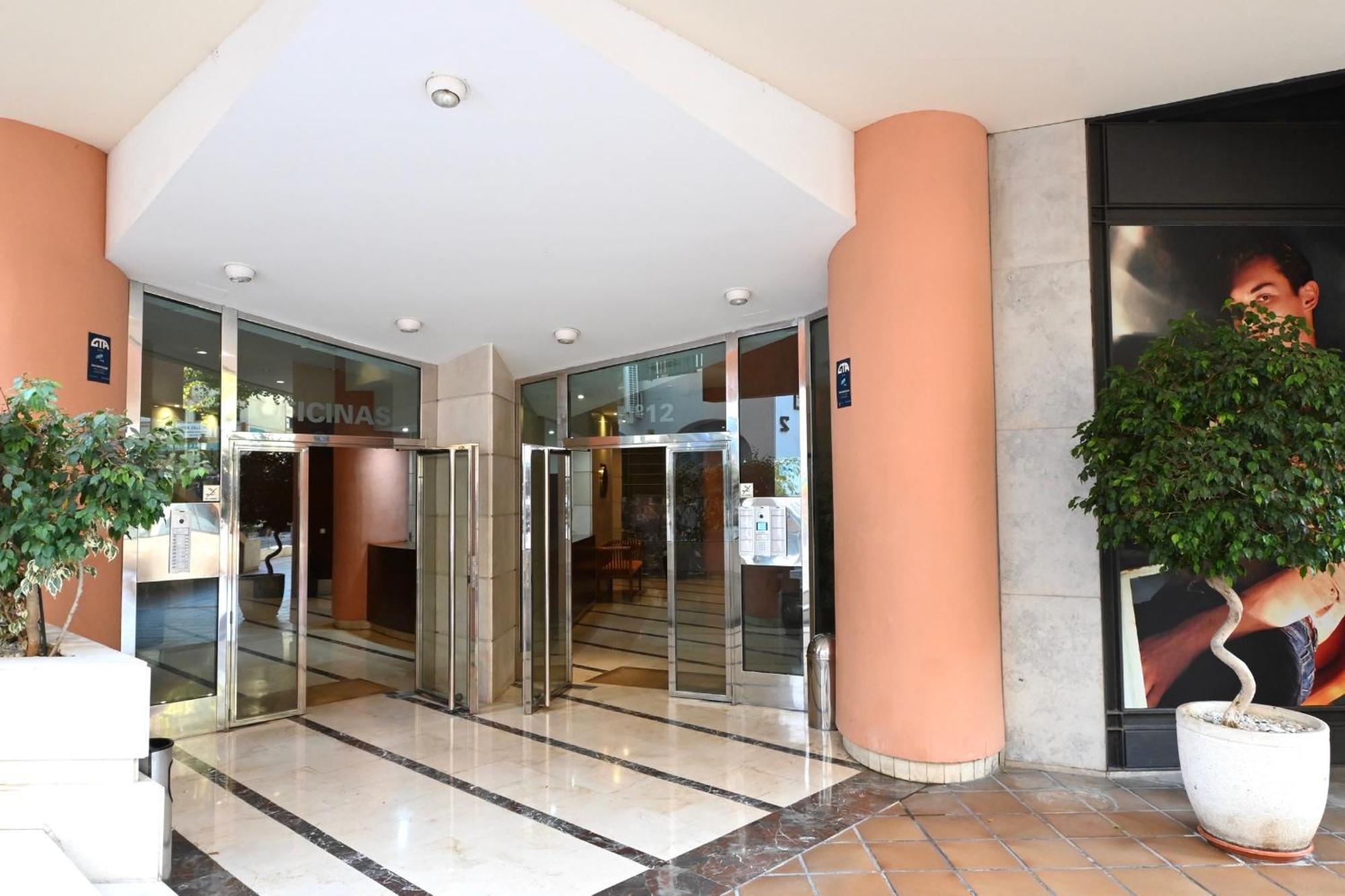 Centro Y Playa! Apartment Marbella Bagian luar foto